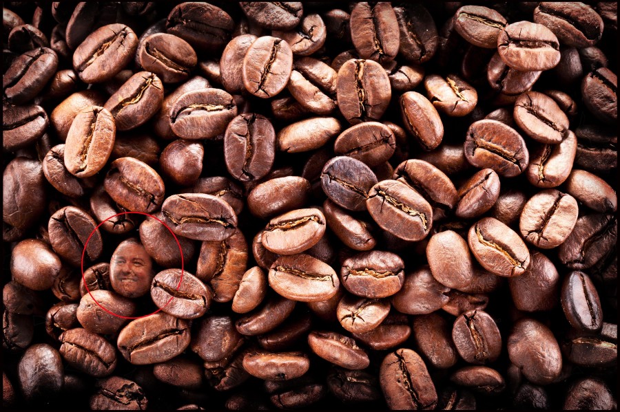 D7217A Coffee beans. Closeup snapshot.